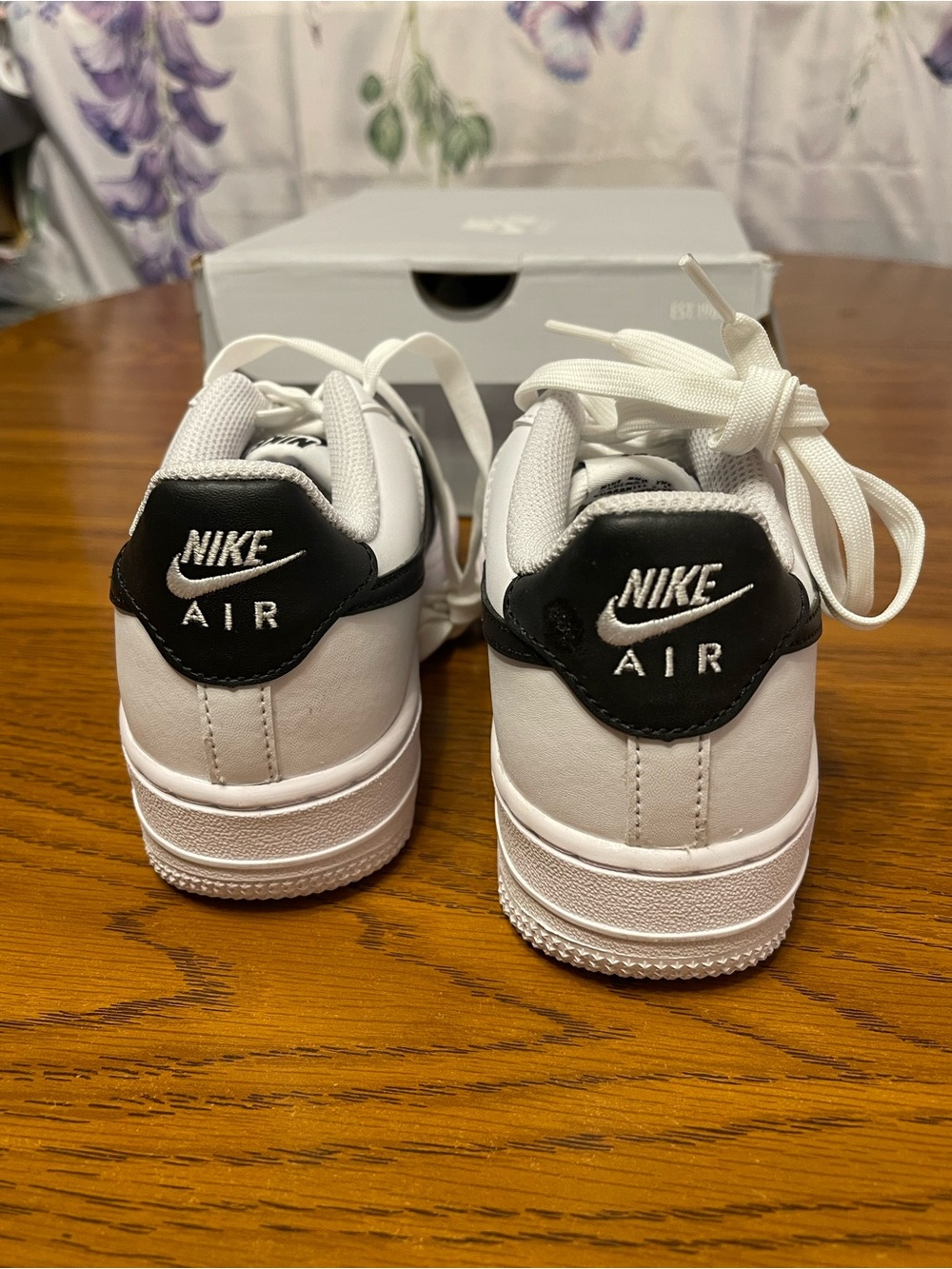 Nike Air Force 1 - Picture 4 of 11